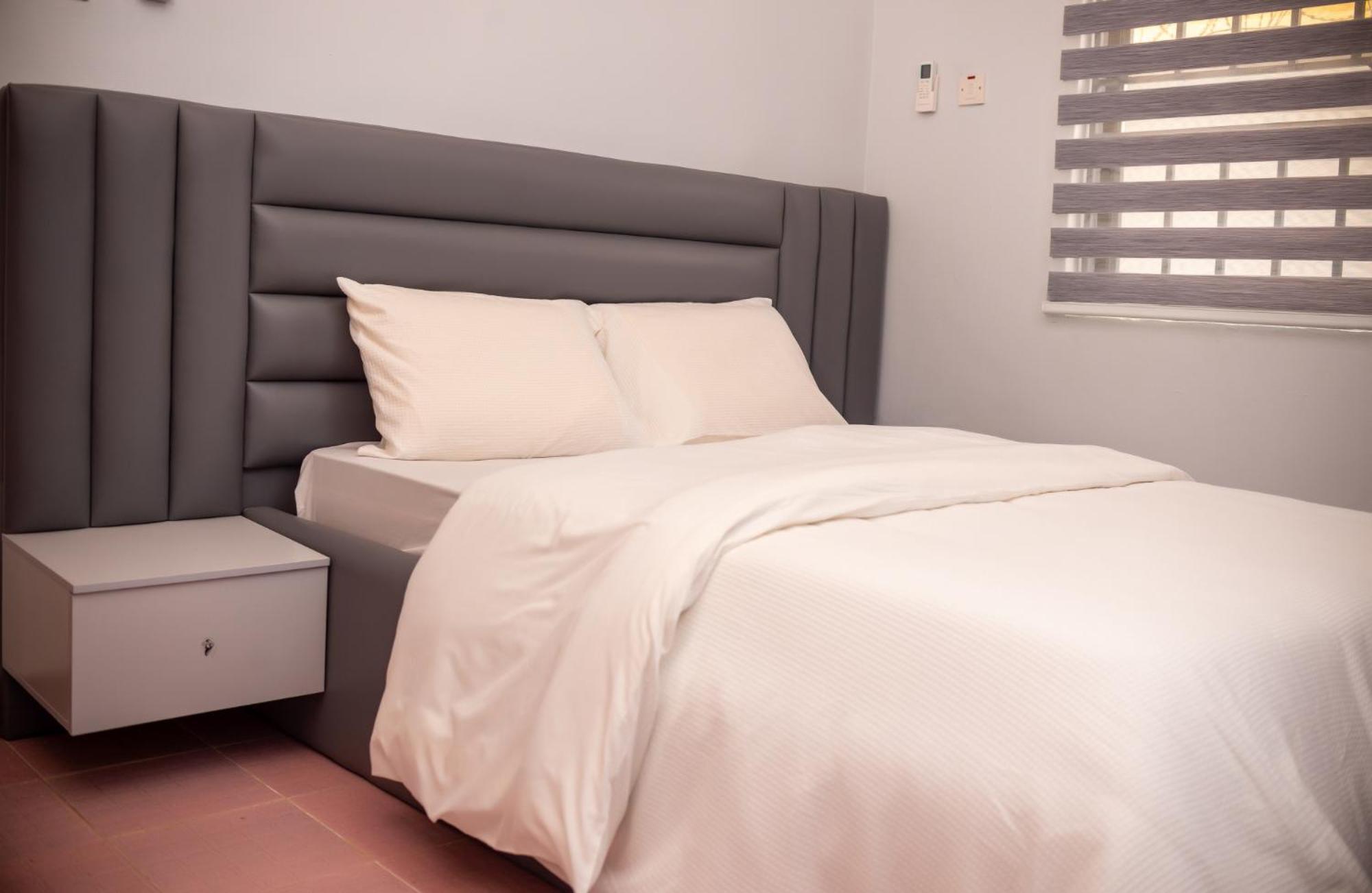 Palm Heights Apartments - Omole Phase 1, イケジャ エクステリア 写真